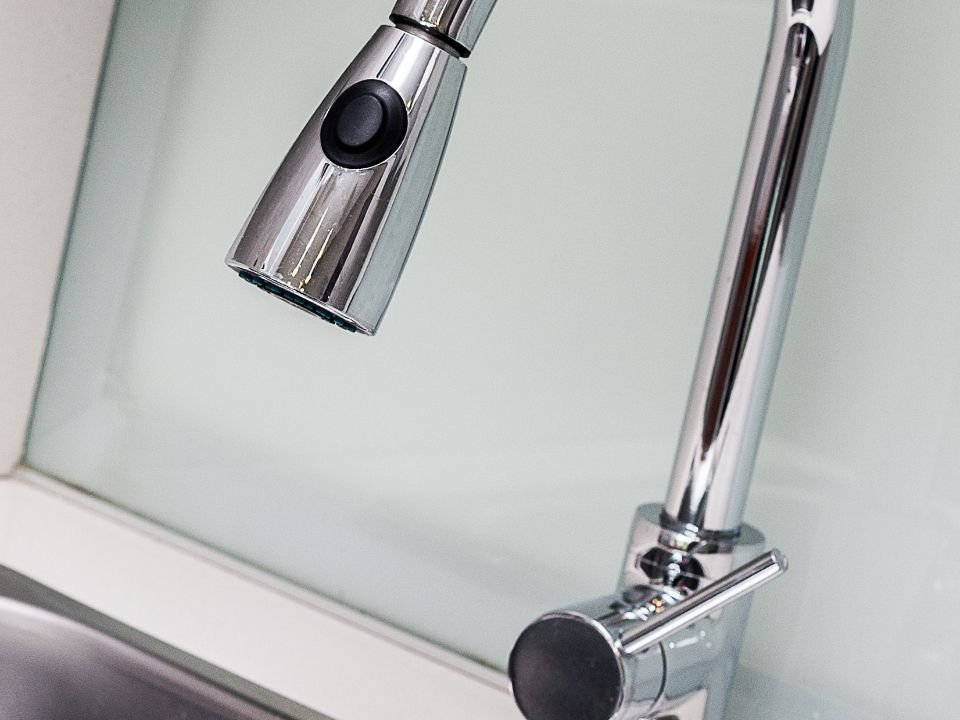 A new pull-down kitchen faucet